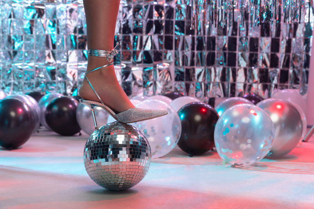 Wesele w stylu disco lat 80 – powrót do ery neonów, tańca i nostalgii